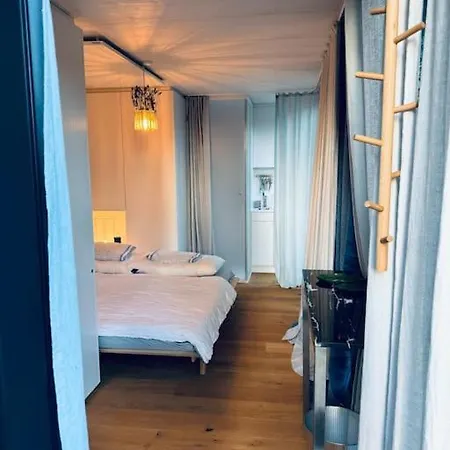 Charming Tiny Garden House For Two ルツェルン